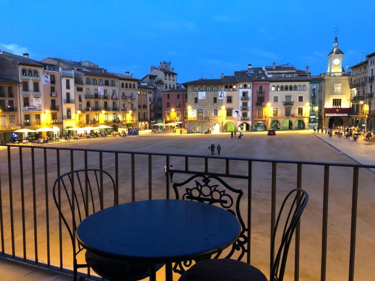 Apartaments Vicus 3 Con Vistas A La Plaza Mayor De Vic Zewnętrze zdjęcie