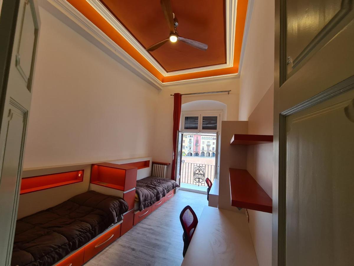 Apartaments Vicus 3 Con Vistas A La Plaza Mayor De Vic Zewnętrze zdjęcie